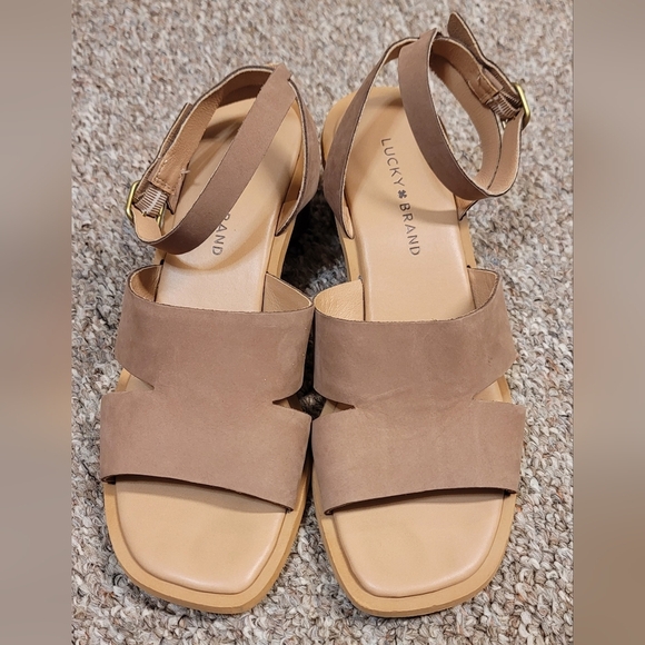 C- Lucky Brand womens high heel pemal heeled sandals - Picture 1 of 6